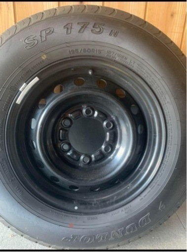 ハイエース ノーマルタイヤ 新車外し DUNLOP ４本