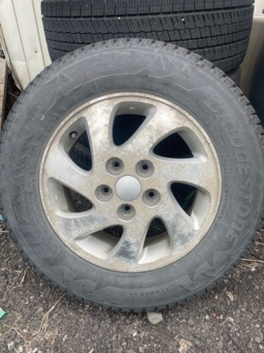 車のパーツ タイヤ、ホイール