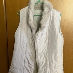 ファー付きリバーシブルベスト