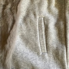 ファー付きリバーシブルベストの画像