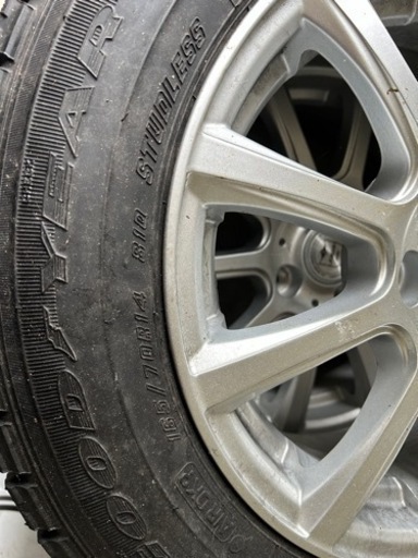 車のパーツ タイヤ、ホイール