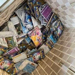 ポケモンカード入りました　２０枚で¥100です　店舗のみでの取り扱いです　お問い合わせにはお応え出来かねますのでご了承下さいの画像