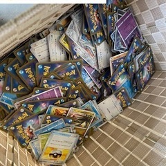ポケモンカード入りました　２０枚で¥100です　店舗のみでの取り...