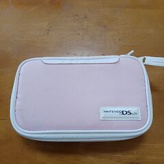 ニンテンドーDS(白)ソフト３枚付きの画像
