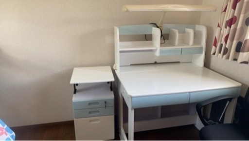 学習机如何ですか？中古ですが結構綺麗に使ってます。引き取りに来て下さる方。