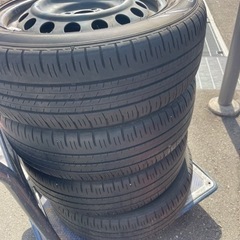 車のパーツ タイヤ、ホイールの画像