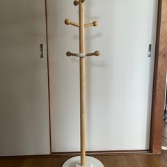 ハンガーラックの画像