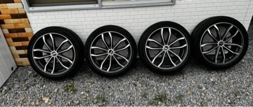 車のパーツ タイヤ、ホイール