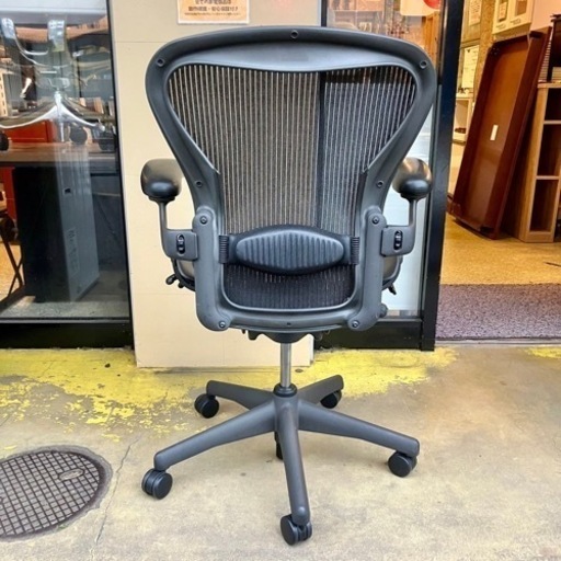 美品 【武蔵小山店】　Herman Miller ハーマンミラー アーロンチェア サイズB ランバーサポート フル装備 オフィスチェア 椅子 イス チェア  品川区 大田区 リサイクルショップ ランバールーム 武蔵小山店 武蔵小山パルム 戸越銀座 池上 大森 蒲田