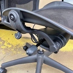 美品 【武蔵小山店】　Herman Miller ハーマンミラー アーロンチェア サイズB ランバーサポート フル装備 オフィスチェア 椅子 イス チェア  品川区 大田区 リサイクルショップ ランバールーム 武蔵小山店 武蔵小山パルム 戸越銀座 池上 大森 蒲田の画像