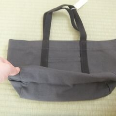 新品未開封未使用amazon essentialsキャンパス生地ランチバッグの画像