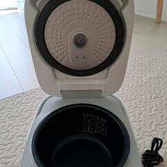 東芝 マイコンジャー炊飯器（3合炊き） ホワイトの画像