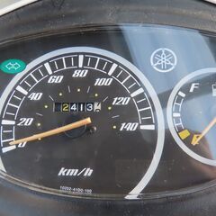 走行2413Km！ヤマハ　アクシス　トリート　125！タイヤ前後・バッテリー・サイドスタンド・シート表皮新品！の画像