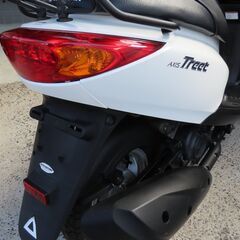 走行2413Km！ヤマハ　アクシス　トリート　125！タイヤ前後・バッテリー・サイドスタンド・シート表皮新品！の画像