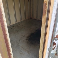 トラックの箱の画像