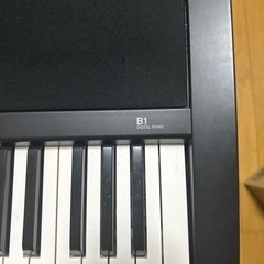 KORG B1      88鍵盤電子ピアノ　専用スタンド付きの画像