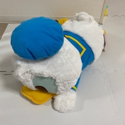 ドナルド　特大　ぬいぐるみ