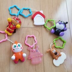 【お値下げ可】アンパンマンのキャラクターたちの画像
