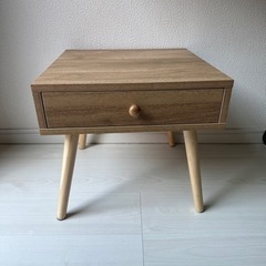 置物テーブル