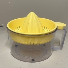 レモン絞り機（計量カップ付き）