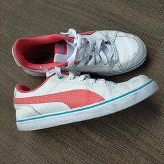 PUMAスニーカーの画像
