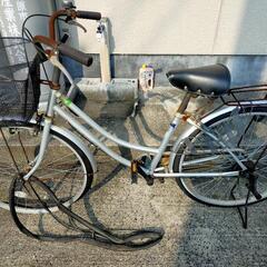 無料自転車 パンクしてます。サドルがすこし壊れてます