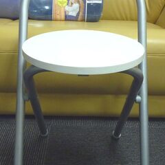 ●折り畳み式丸椅子