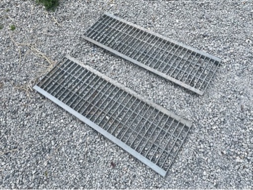 U字溝用グレーチング　鉄製　
2枚セット　溝蓋