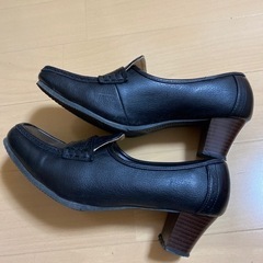 黒の革靴レディース２４センチの画像