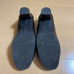 黒の革靴レディース２４センチの画像