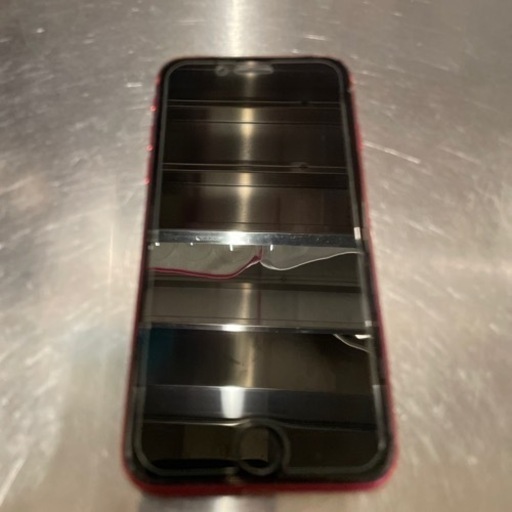 iPhone SE3 画面、背面割れ