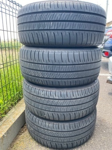 車のパーツ タイヤ、ホイール