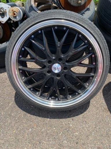 車のパーツ タイヤ、ホイール