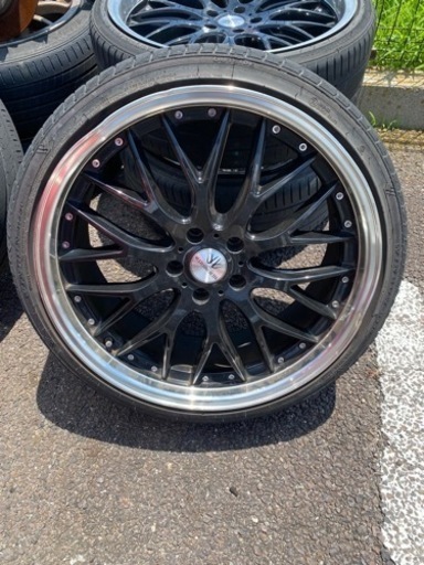 車のパーツ タイヤ、ホイール
