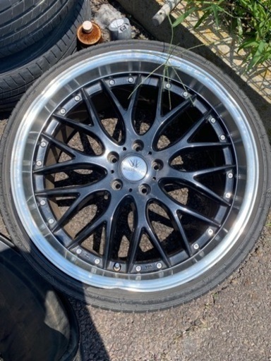 車のパーツ タイヤ、ホイール