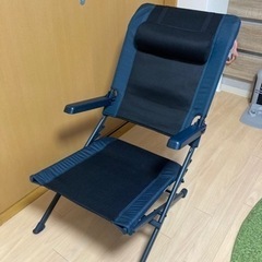 【ほぼ新品】腰痛キャンパーにおすすめ！新品14900円の商品！QUECHUA (ケシュア) キャンプ アームチェア マルチポジション　リクライニング3段　折りたたみ椅子の画像