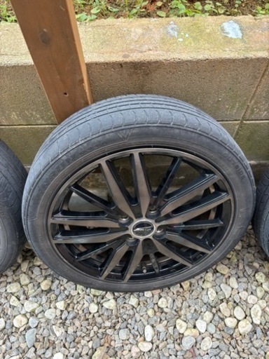 車のパーツ タイヤ、ホイール