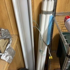 蛍光灯  ほうき デッキブラシ