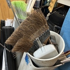蛍光灯  ほうき デッキブラシの画像