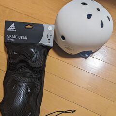 インラインスケート　プロテクター＆ヘルメット