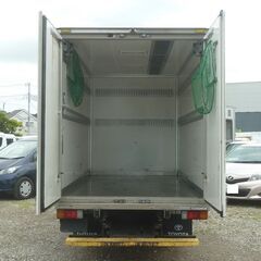 H26　トヨ4.0 フルジャストロー ディーゼル 2トンパネルバンAT ホワイト　3人乗り　オートマ　室内灯２ケ　非常ブザー　アイドリングストップ　AM/FMﾁｭｰﾅｰ　ABS　エアバック　キーレス　車幅灯　ラッシングレール2段　　検R8.6　　16896の画像