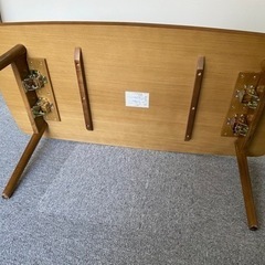 折りたたみテーブルの画像