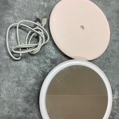 鏡　メイクLEDライト付き　折り畳み可能の画像