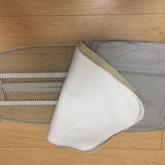 【廃盤品】無印良品『ボタンプレス機能付きアイロン台・スタンド式』の画像