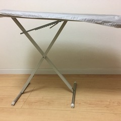 【廃盤品】無印良品『ボタンプレス機能付きアイロン台・スタンド式』の画像
