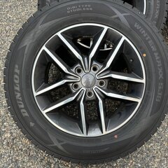 Jeep 純正 グランドチェロキー スタッドレス  265 60R18 DUNLOP WINTERMAX SJ8の画像