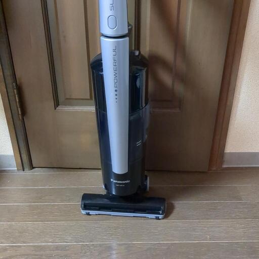 パナソニックハンデイー掃除機です。