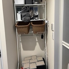 【無料】洗濯機用ラック棚カゴ付きの画像