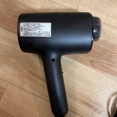 【本日お取引限定価格】【美品】Panasonic ドライヤー ナノケア家電 美容家電 ヘアケアの画像