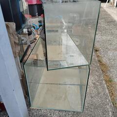 屋外用ガラス水槽の画像